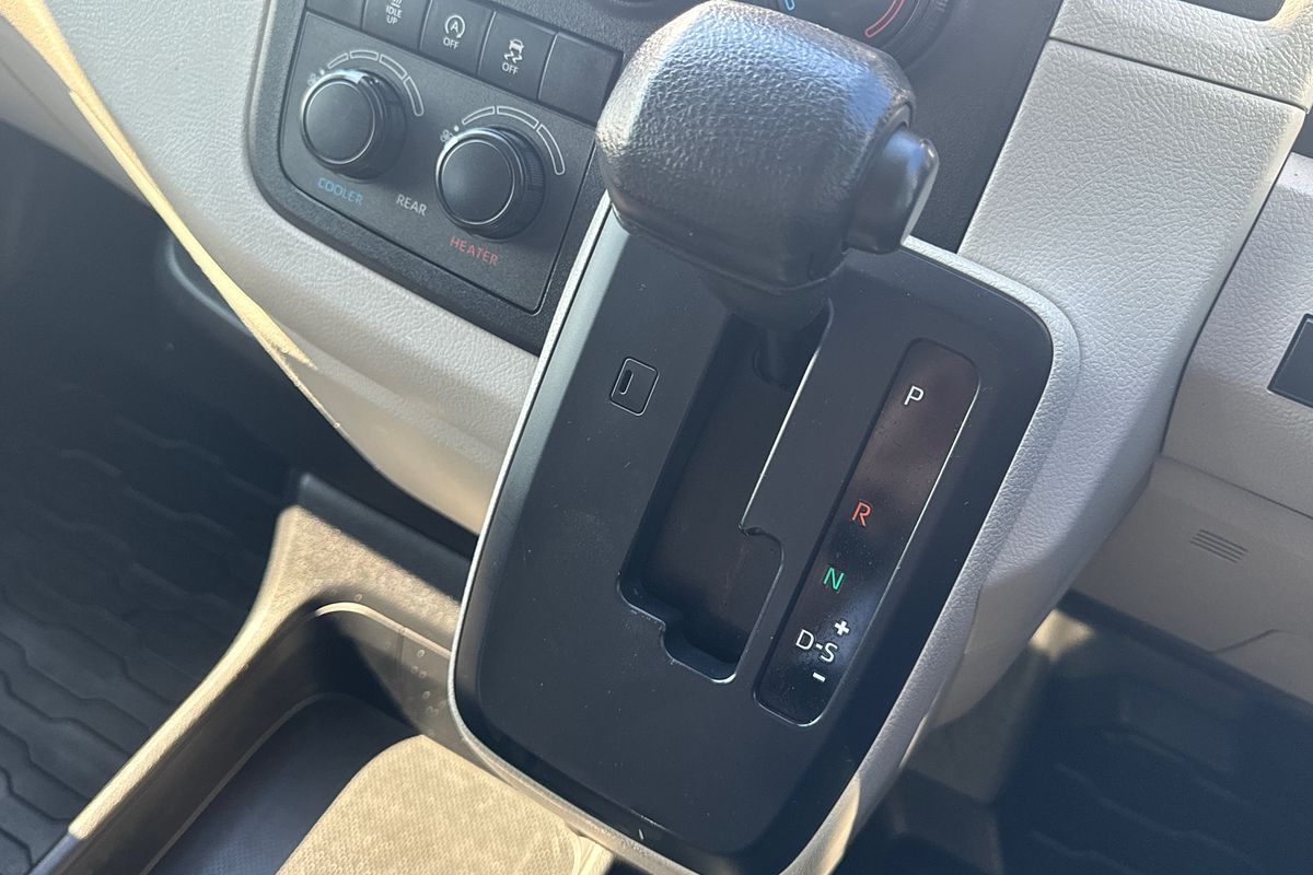 2020 Toyota Hiace Commuter GDH322R