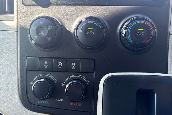2020 Toyota Hiace Commuter GDH322R