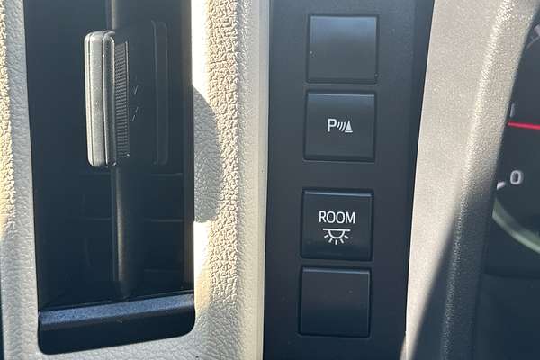 2020 Toyota Hiace Commuter GDH322R