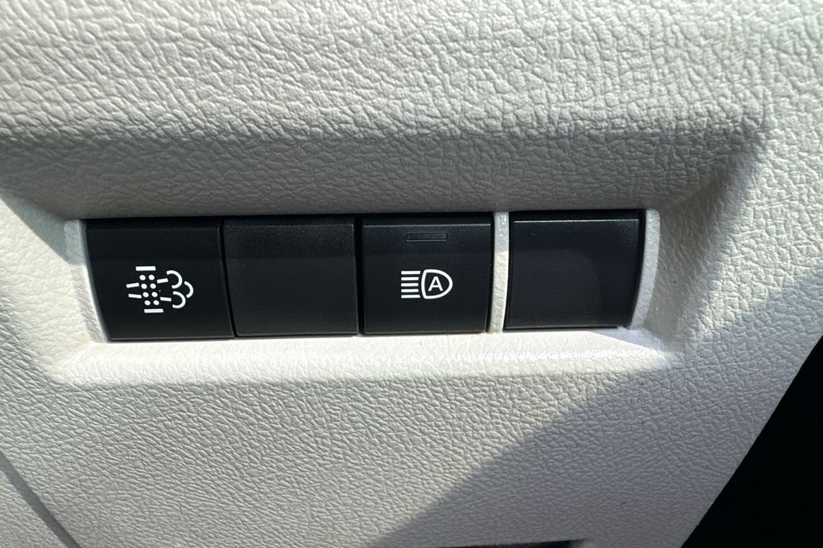 2020 Toyota Hiace Commuter GDH322R