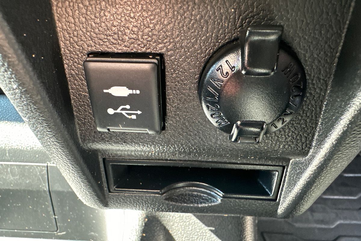 2020 Toyota Hiace Commuter GDH322R