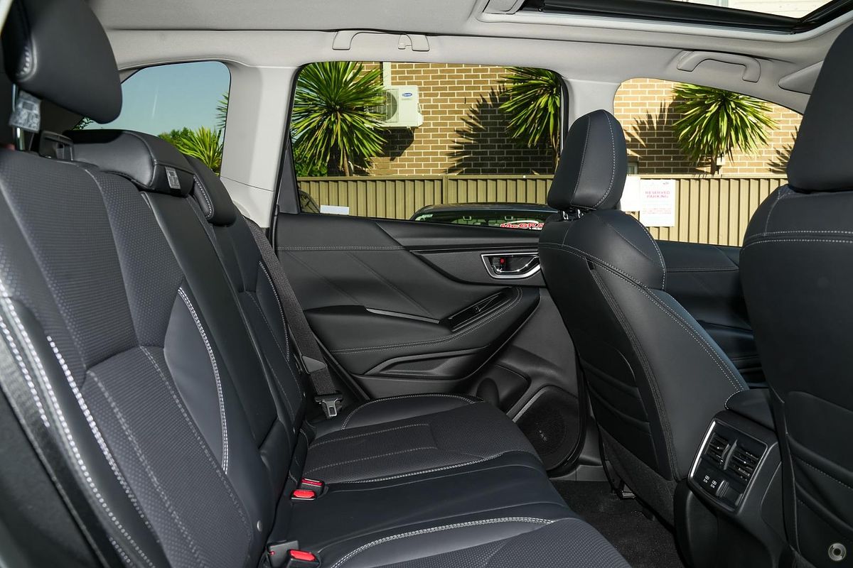 2024 Subaru Forester Hybrid S S5