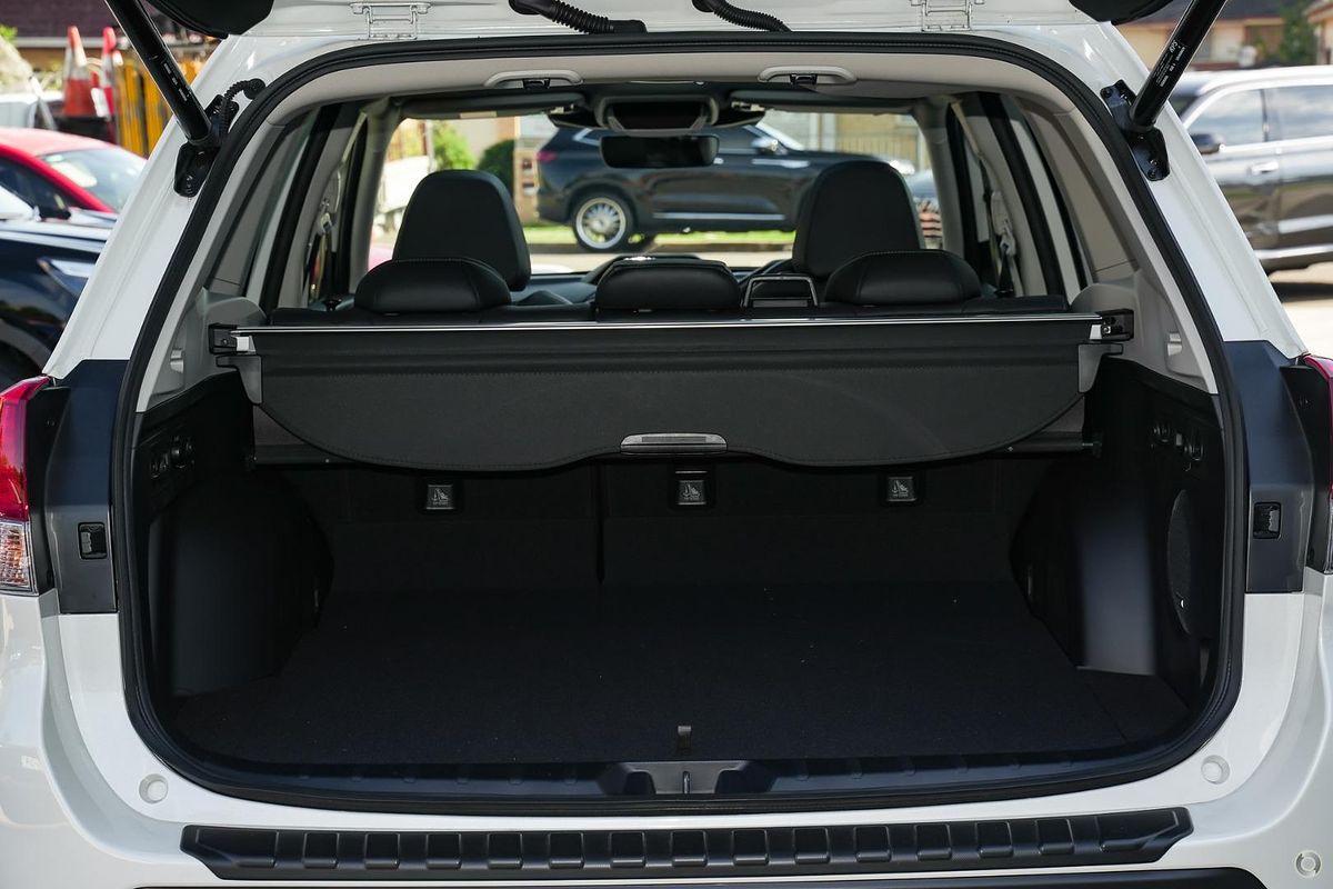 2024 Subaru Forester Hybrid S S5