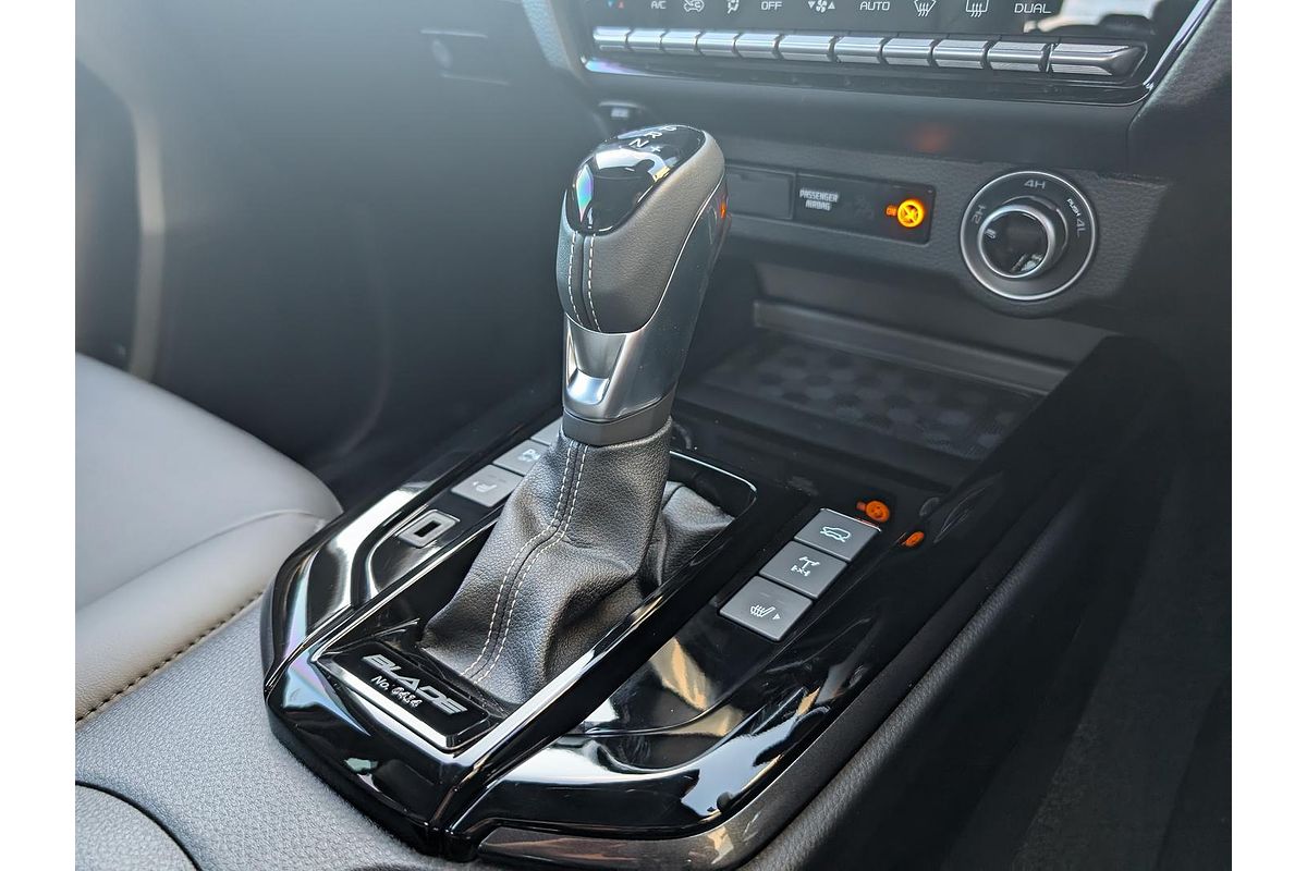 2025 Isuzu D-MAX BLADE 4X4