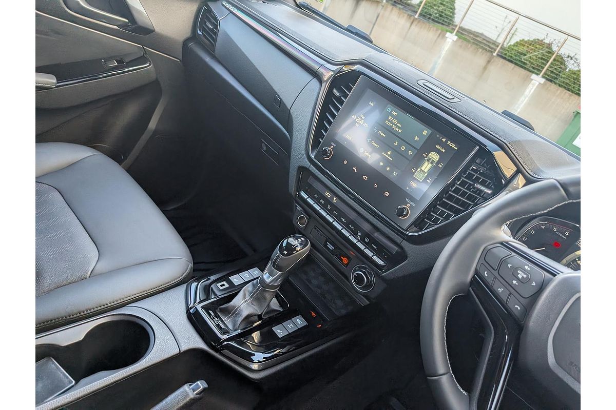 2025 Isuzu D-MAX BLADE 4X4