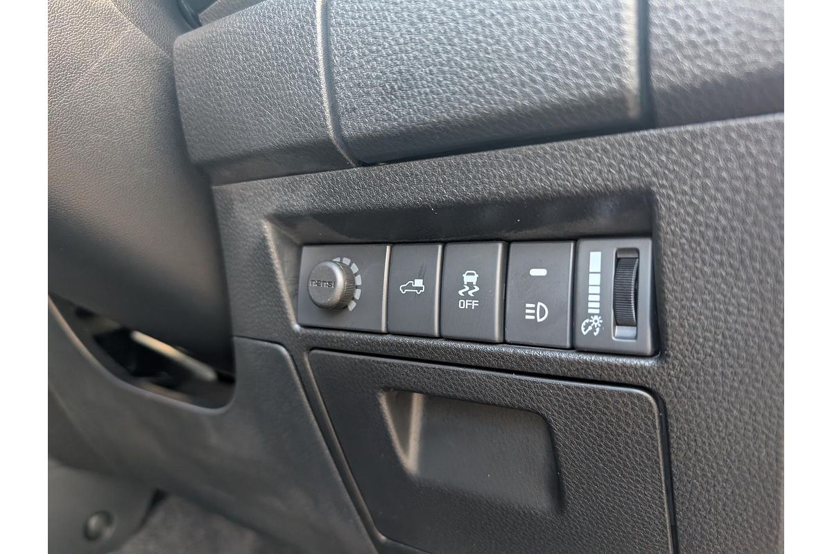 2025 Isuzu D-MAX BLADE 4X4