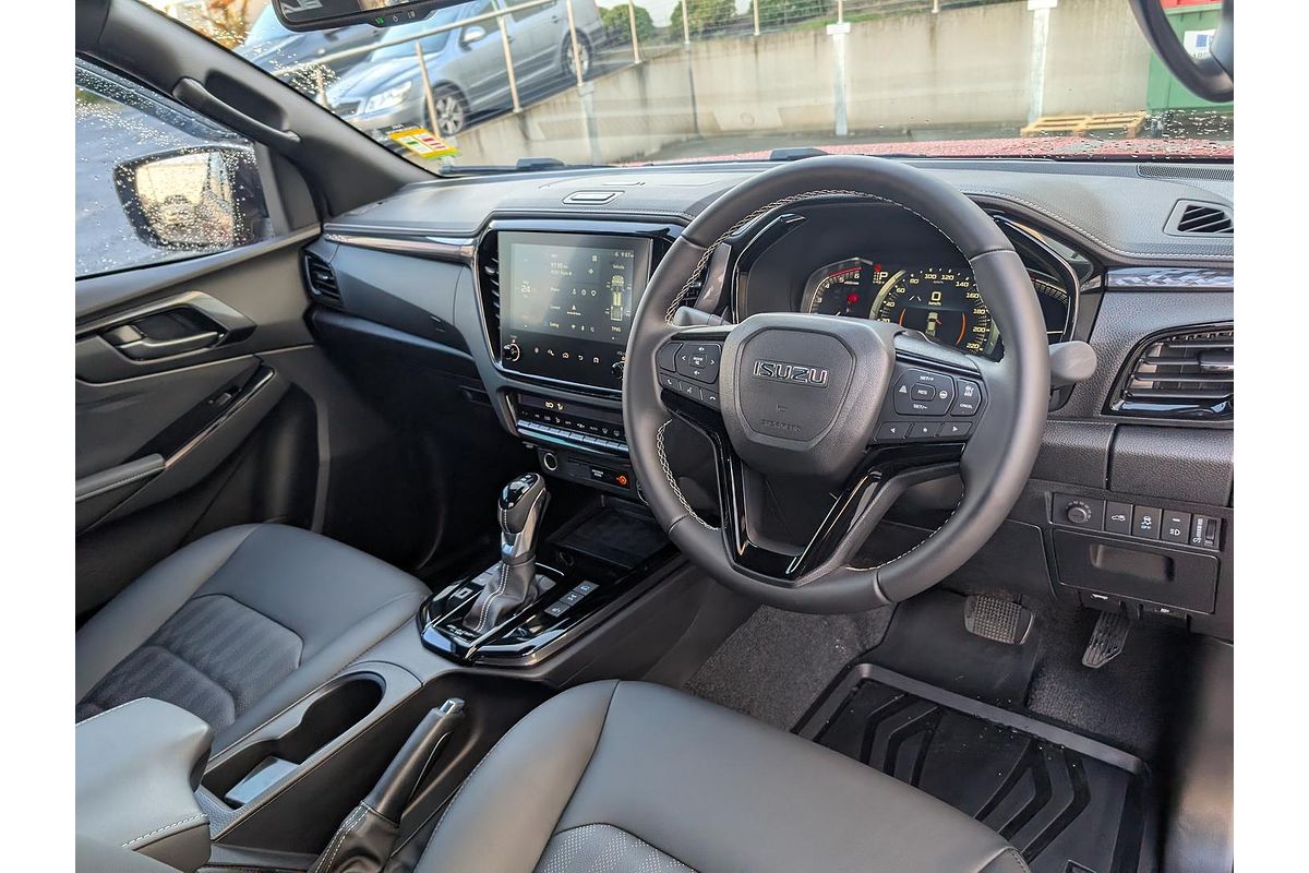2025 Isuzu D-MAX BLADE 4X4