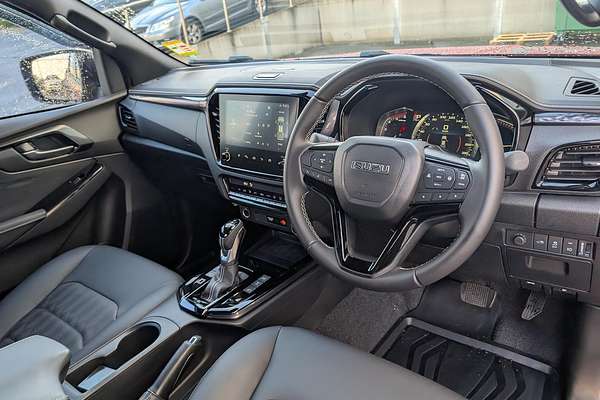 2025 Isuzu D-MAX BLADE 4X4
