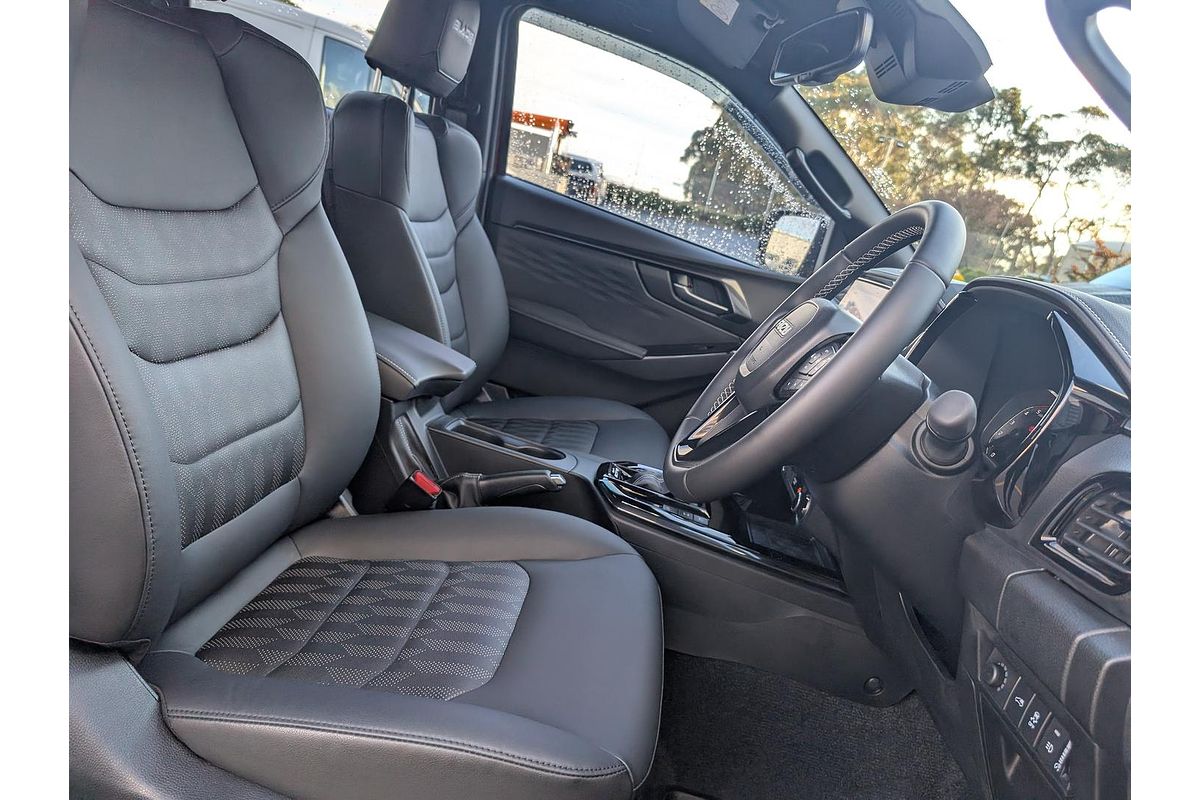 2025 Isuzu D-MAX BLADE 4X4