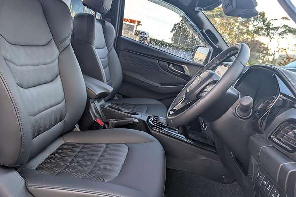 2025 Isuzu D-MAX BLADE 4X4