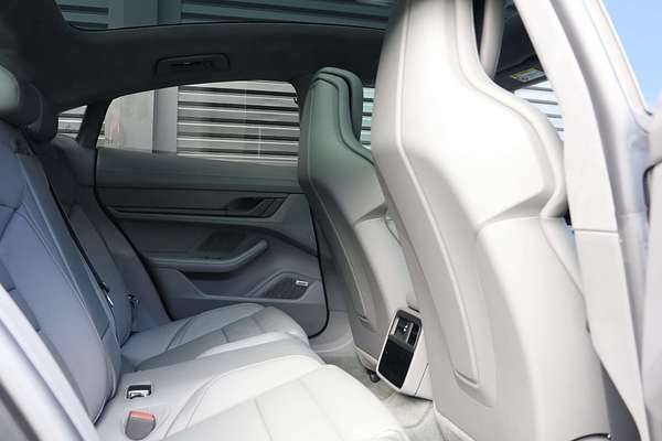 2021 Porsche Taycan Turbo Y1A