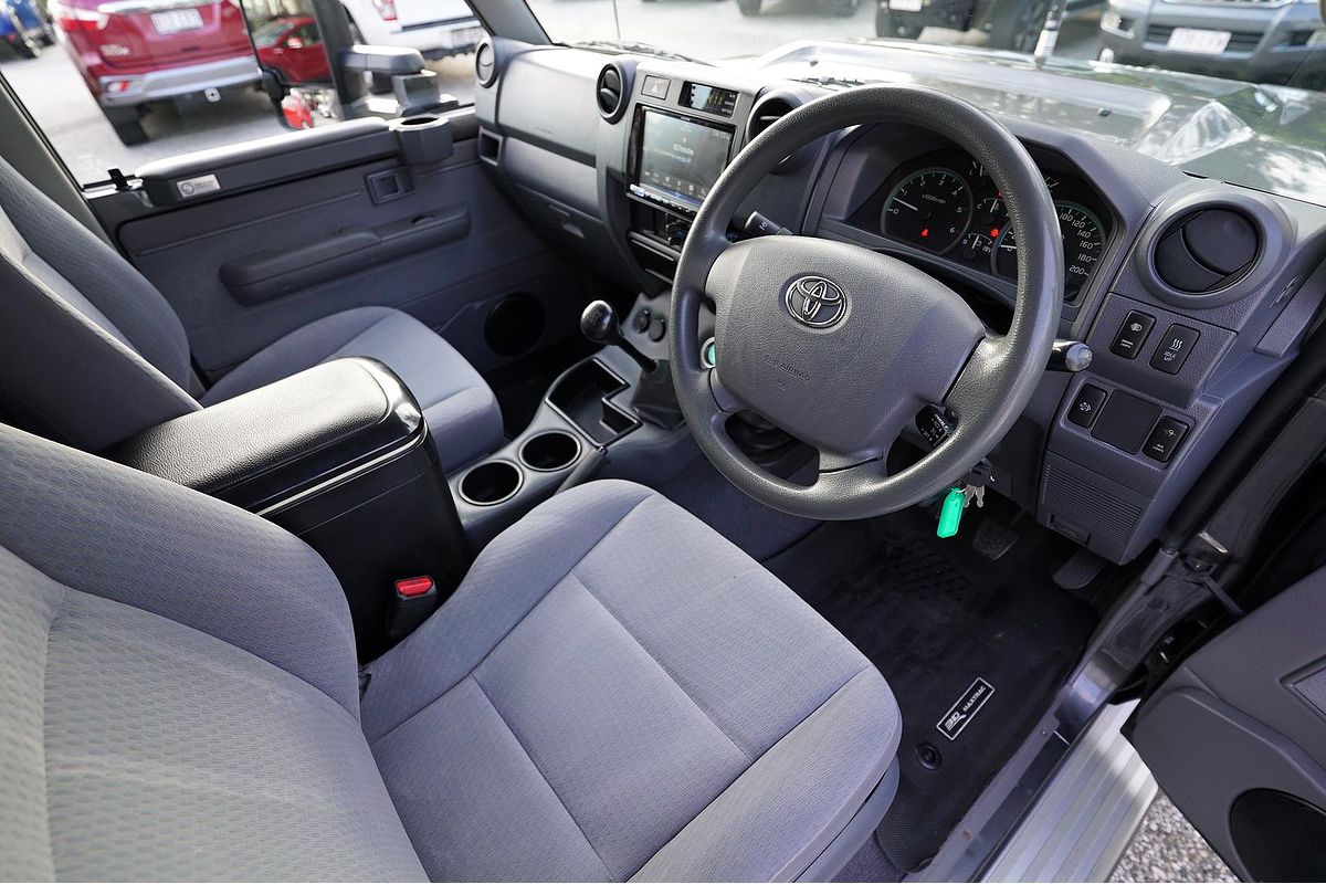 2019 Toyota LC Military LC Military GXL 4.5L T Diesel Manual Single C/Chassis