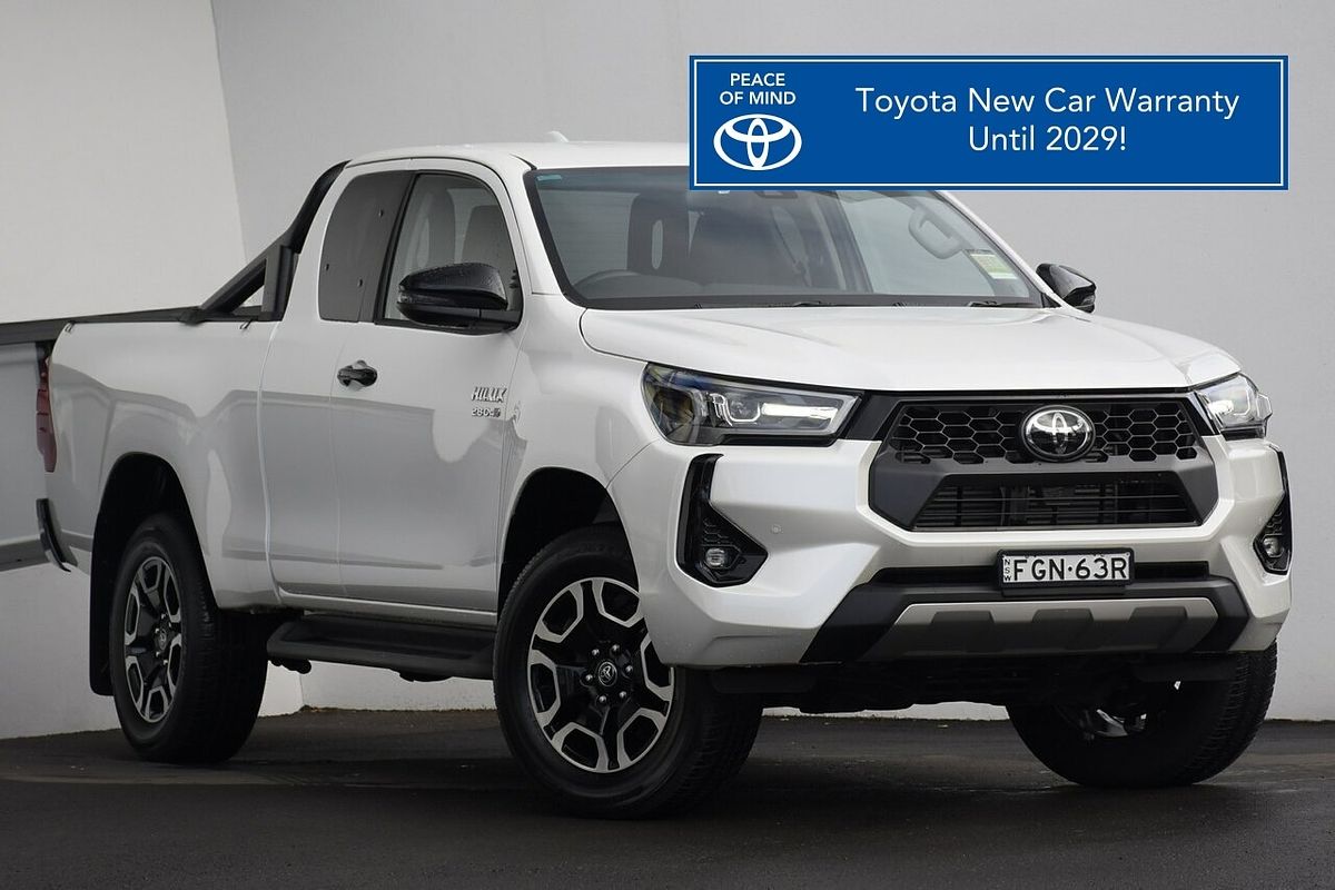 2024 Toyota Hilux SR5 GUN126R 4X4