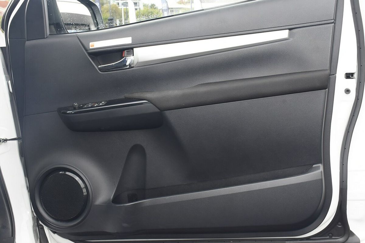 2024 Toyota Hilux SR5 GUN126R 4X4