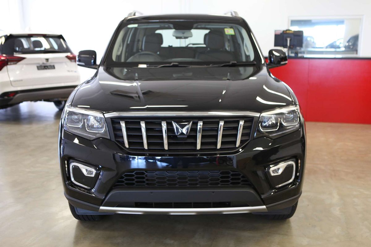2024 Mahindra Scorpio Z8L