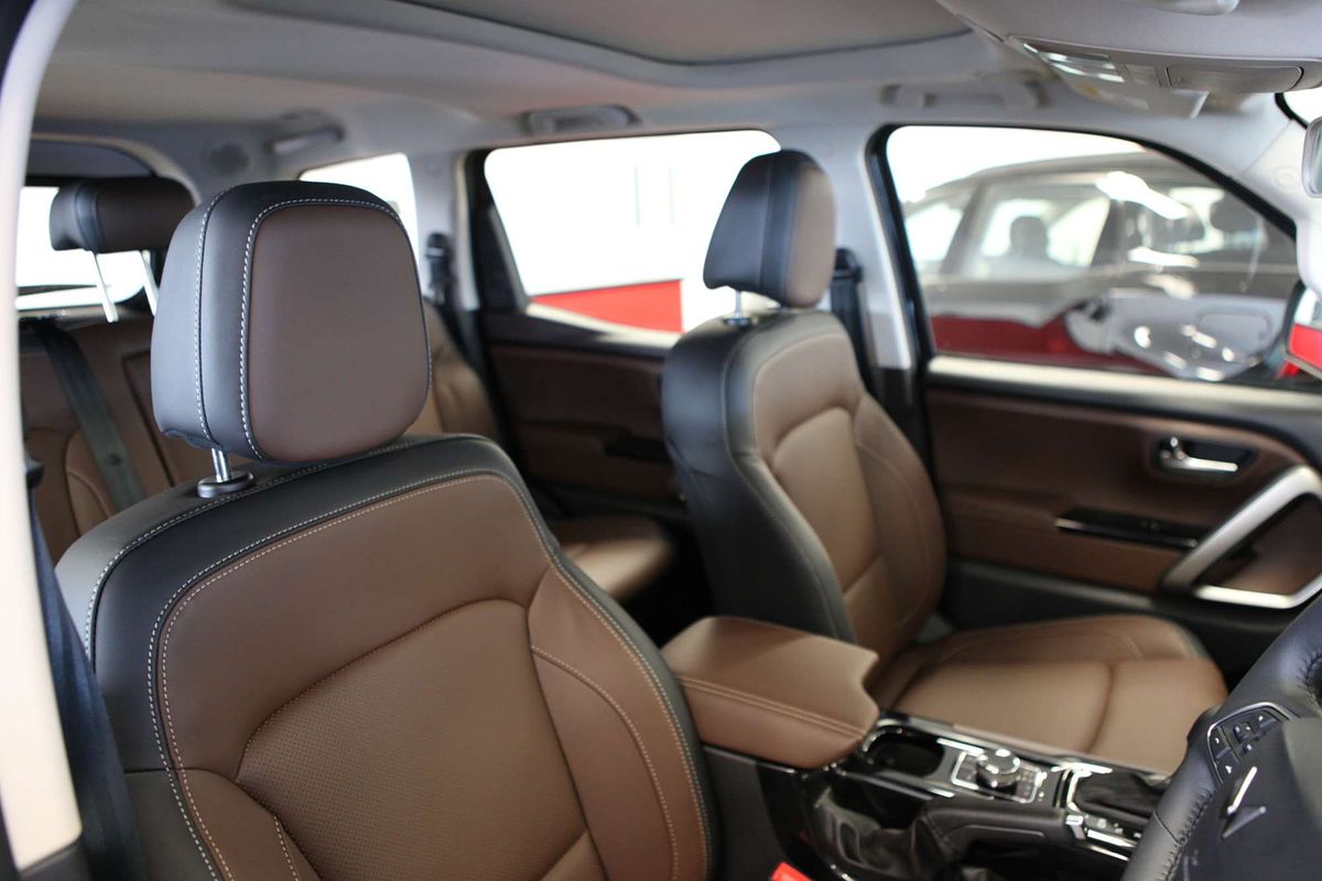 2024 Mahindra Scorpio Z8L