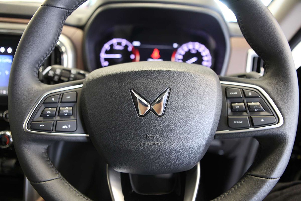 2024 Mahindra Scorpio Z8L