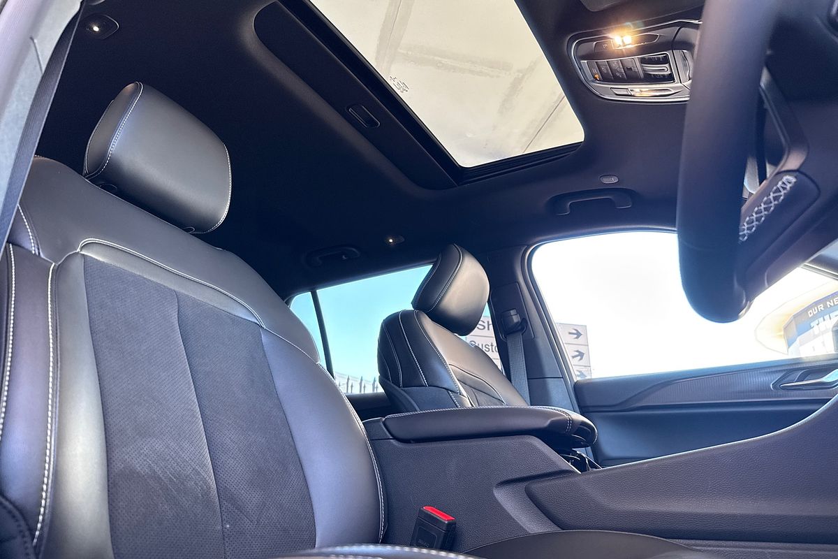 2023 Jeep Grand Cherokee Night Eagle WL