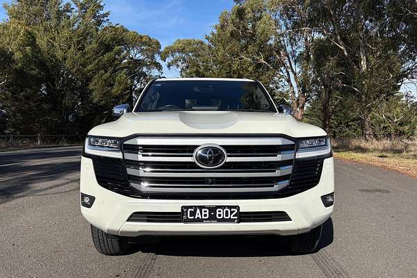 2022 Toyota Landcruiser Sahara FJA300R