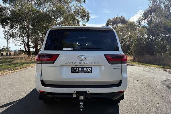 2022 Toyota Landcruiser Sahara FJA300R