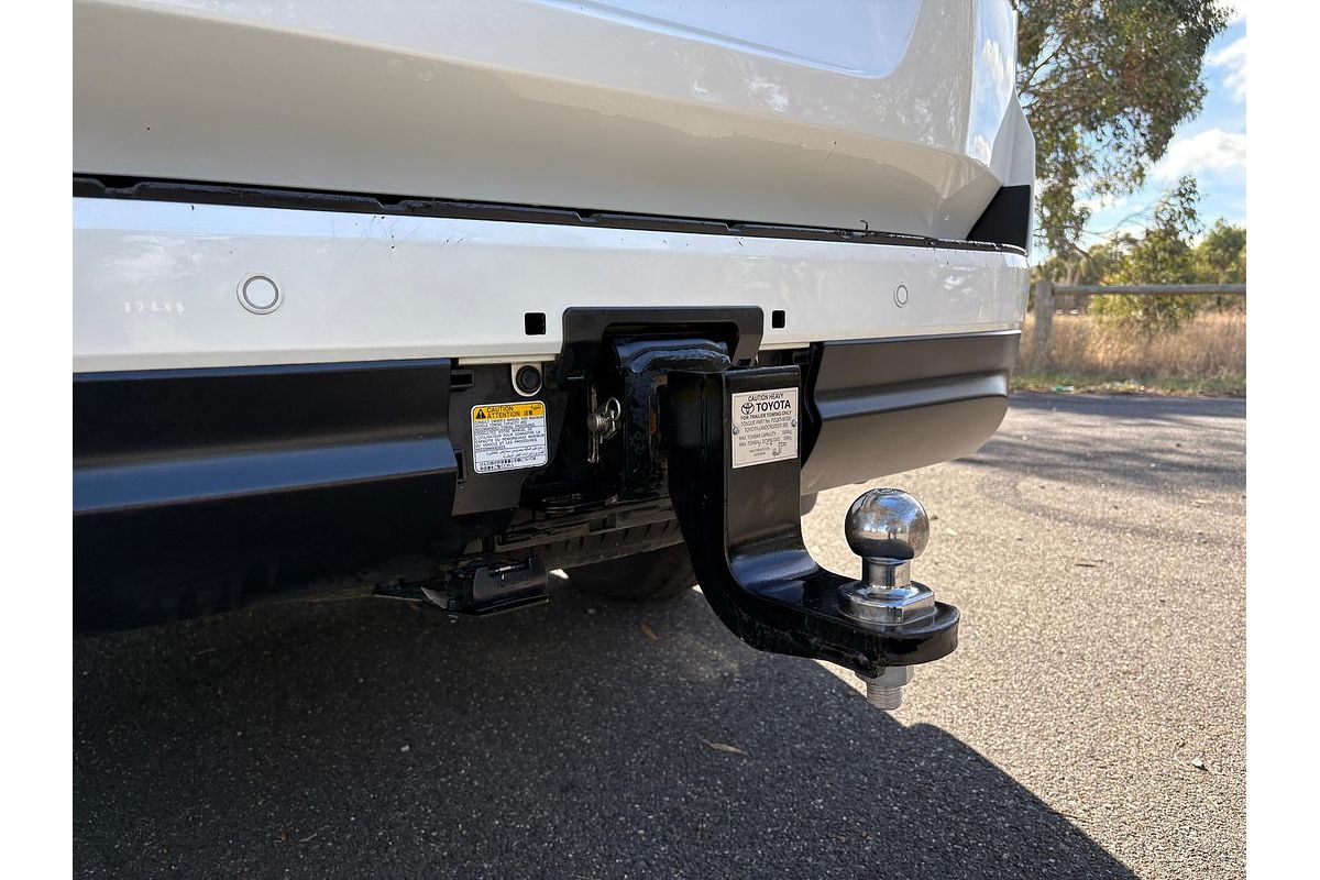 2022 Toyota Landcruiser Sahara FJA300R