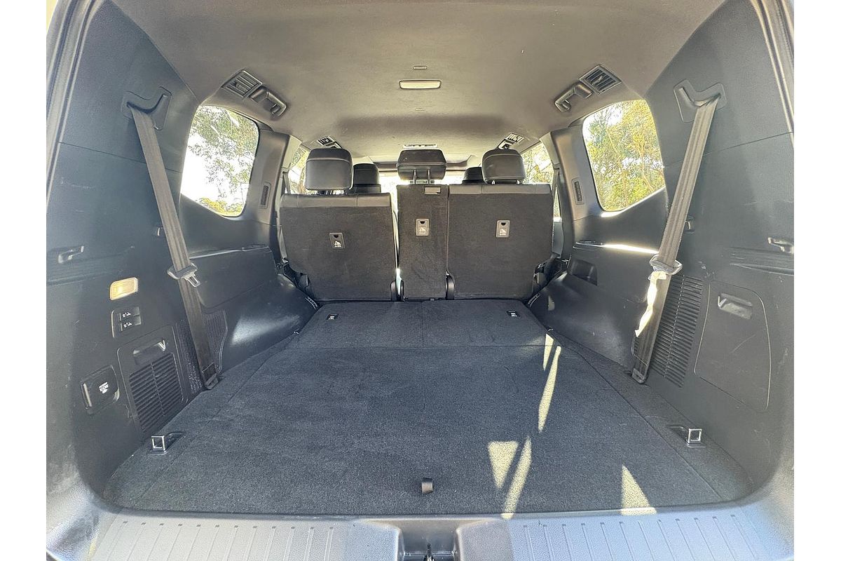 2022 Toyota Landcruiser Sahara FJA300R