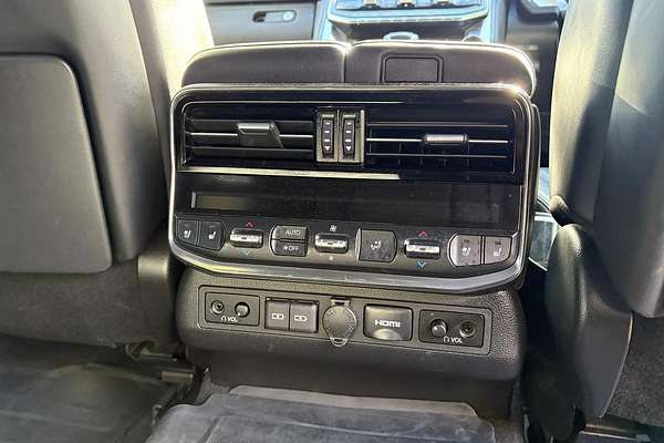 2022 Toyota Landcruiser Sahara FJA300R