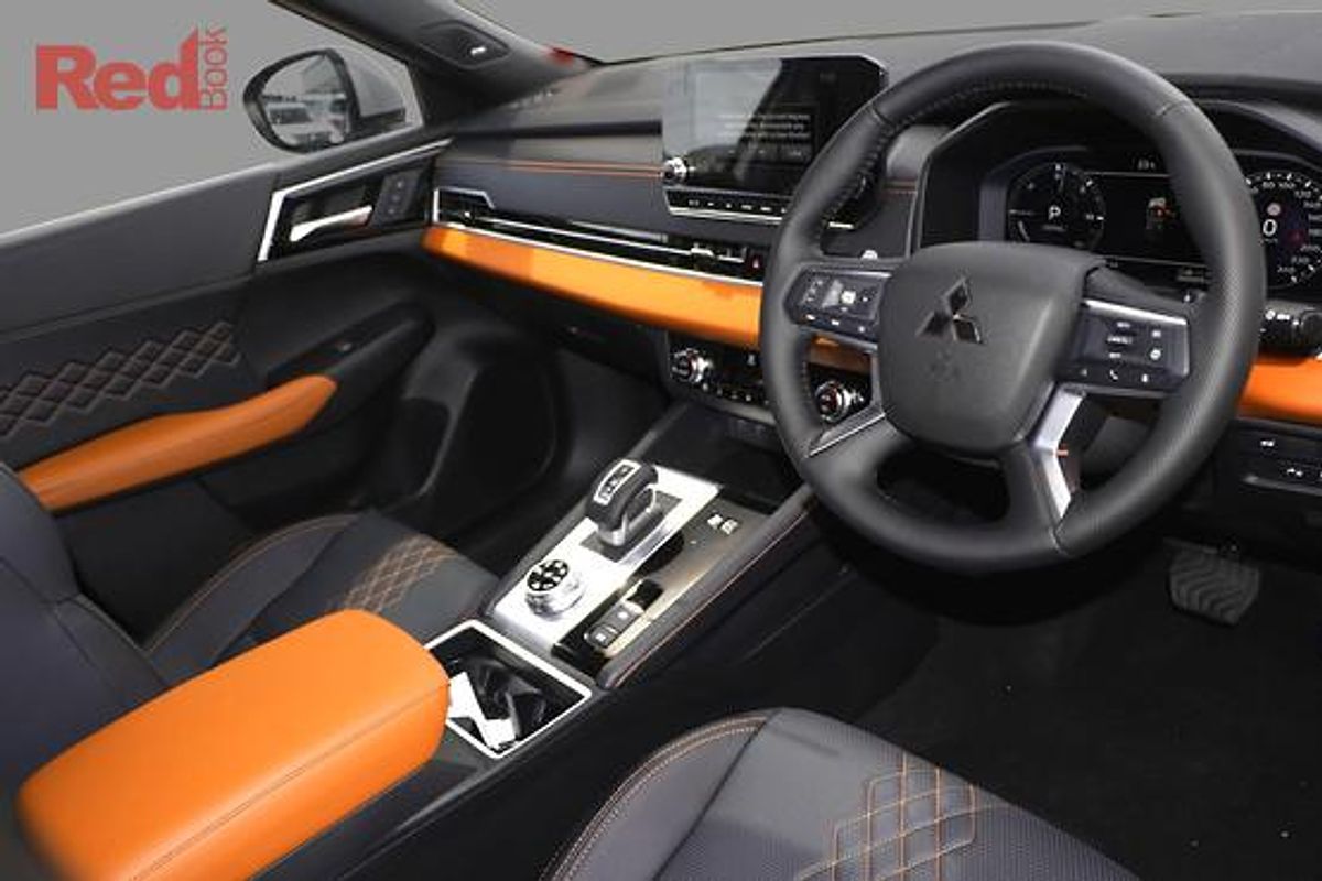 2025 Mitsubishi Outlander PHEV Exceed Tourer ZM