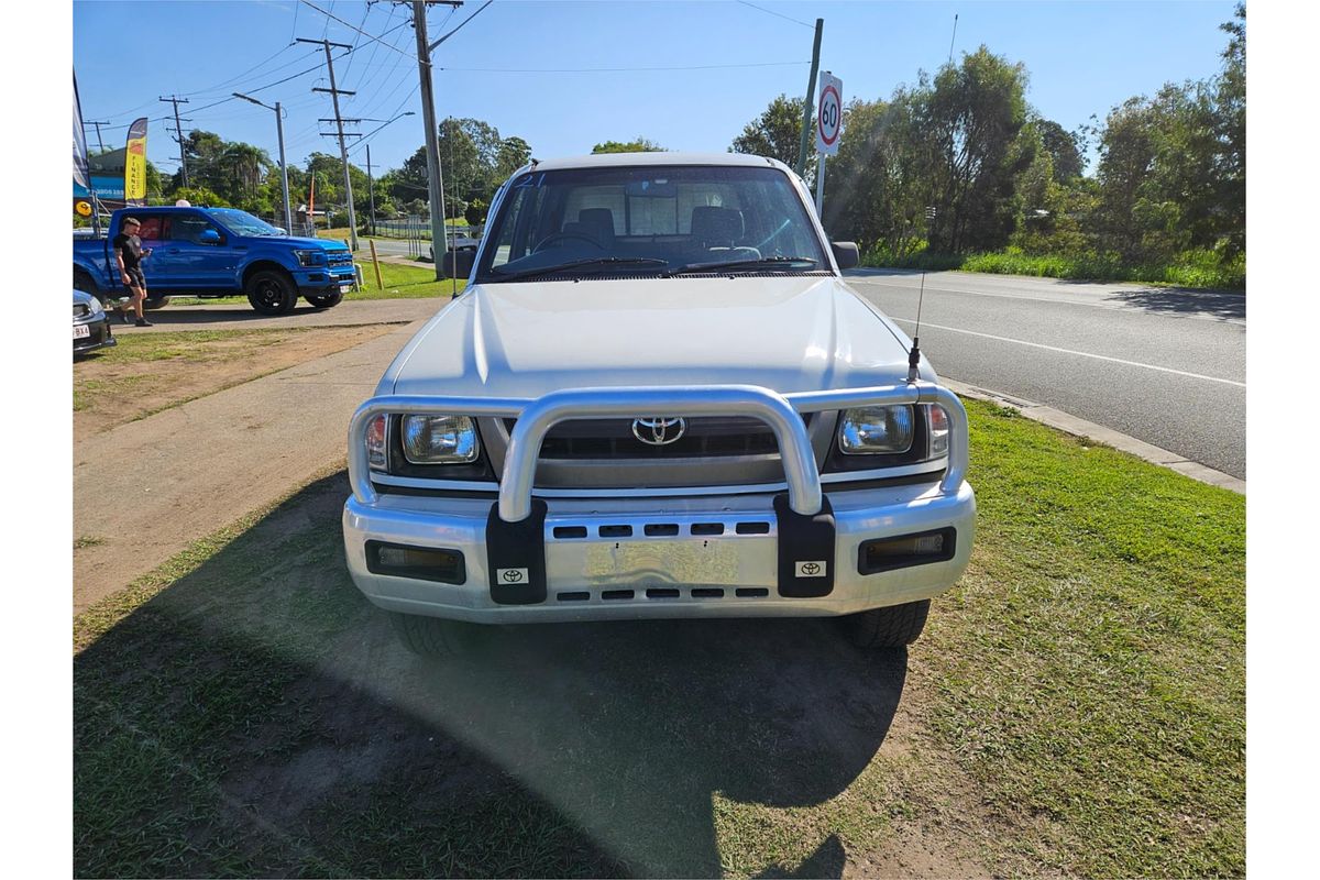 2002 Toyota Hilux KZN165R 4X4