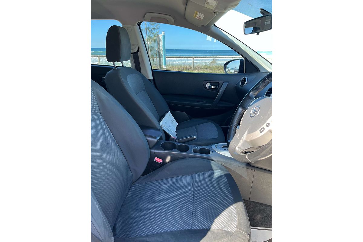 2013 Nissan Dualis +2 ST J10 Series 4