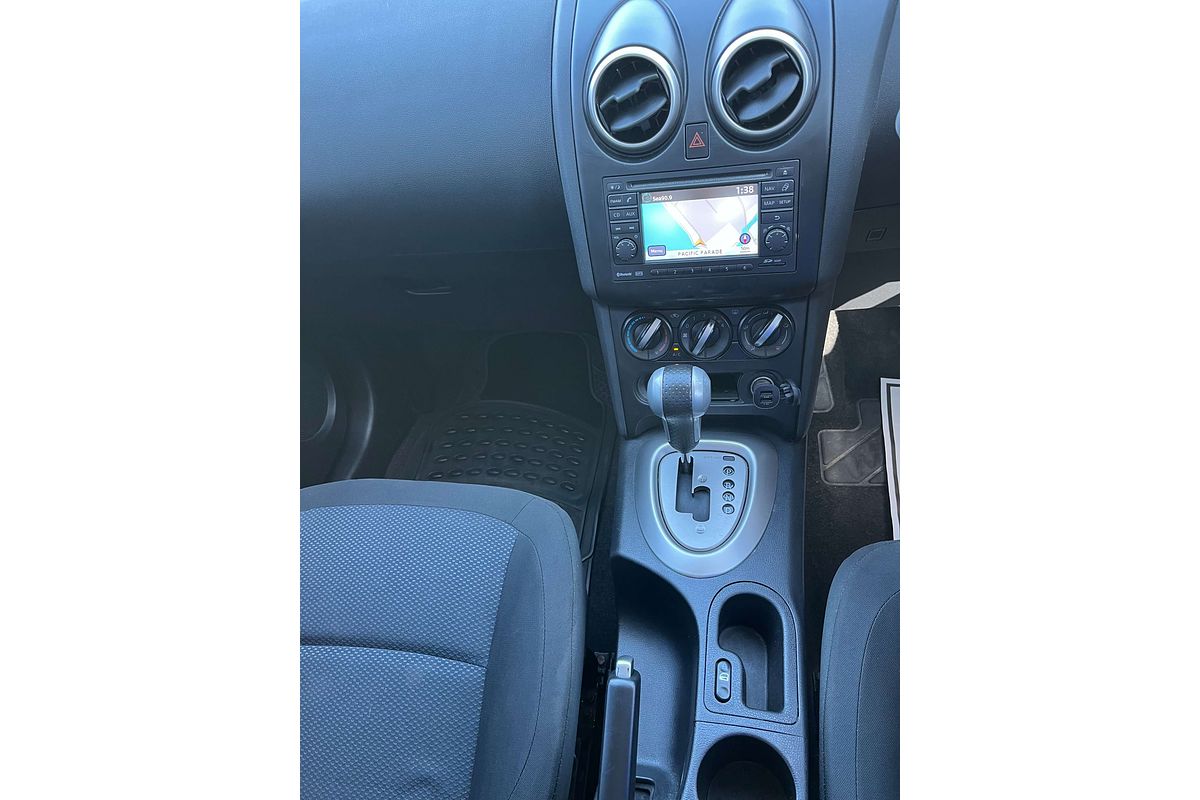 2013 Nissan Dualis +2 ST J10 Series 4