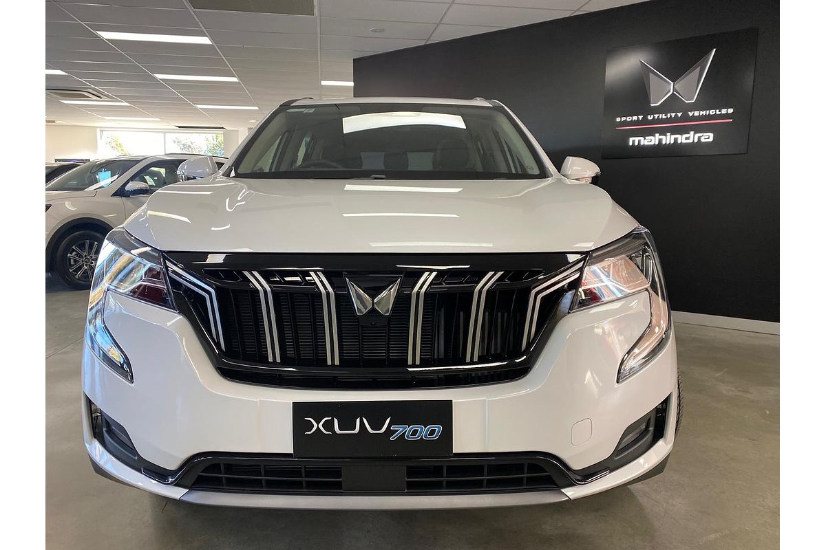 2025 Mahindra XUV700 AX7L