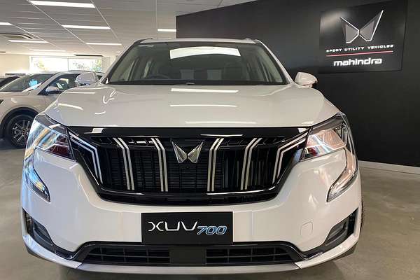 2025 Mahindra XUV700 AX7L