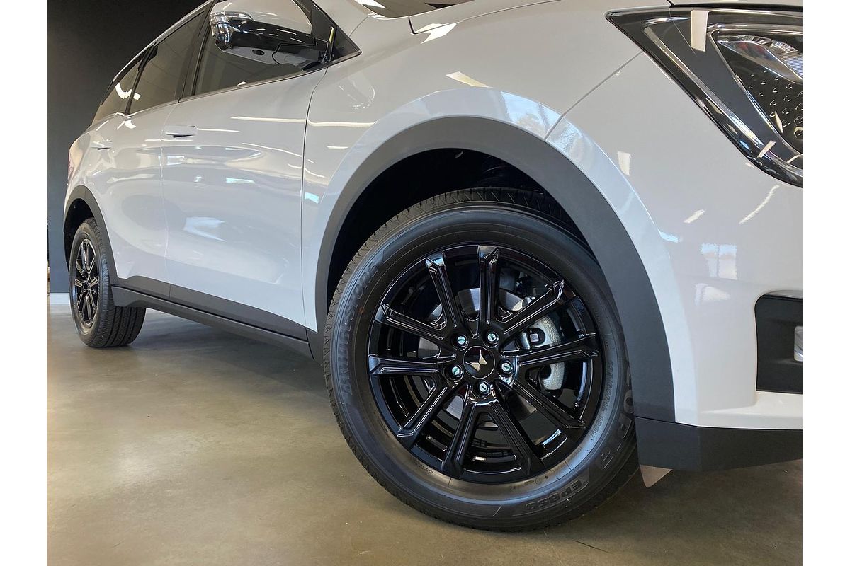 2025 Mahindra XUV700 AX7L