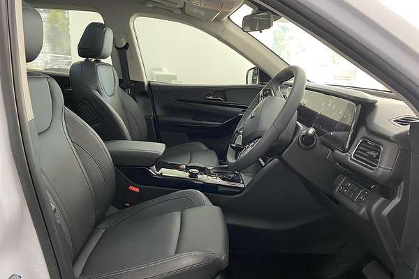 2025 Mahindra XUV700 AX7L