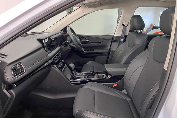 2025 Mahindra XUV700 AX7L