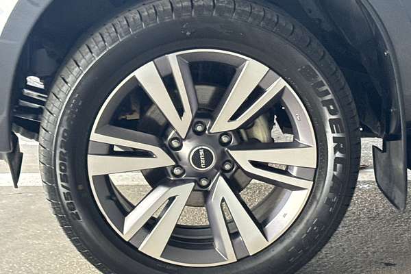 2023 Isuzu MU-X LS-T
