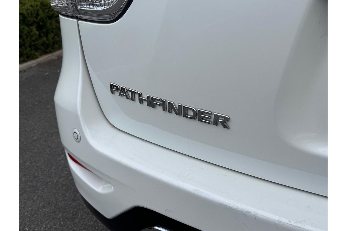 2016 Nissan Pathfinder Ti R52