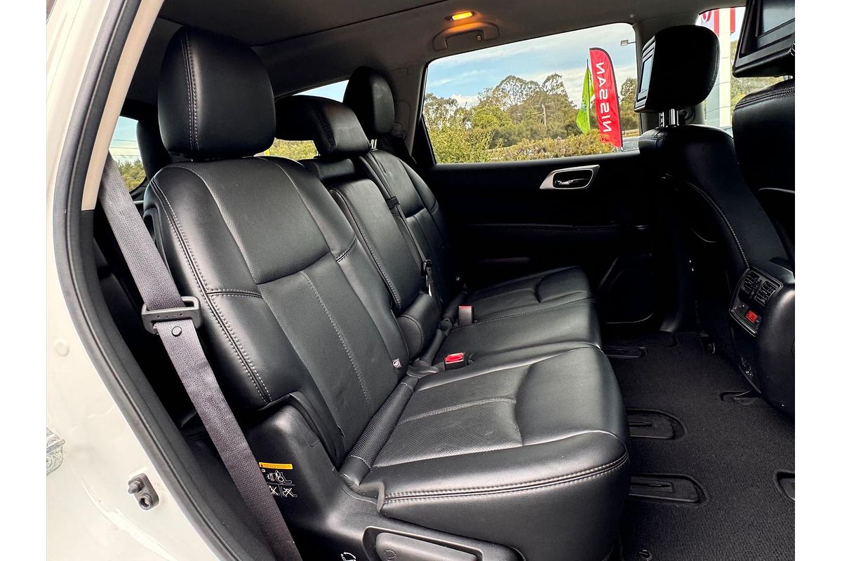 2016 Nissan Pathfinder Ti R52