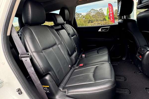2016 Nissan Pathfinder Ti R52