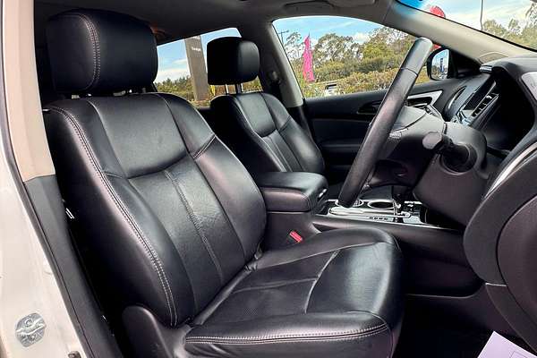 2016 Nissan Pathfinder Ti R52