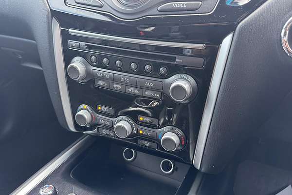 2016 Nissan Pathfinder Ti R52