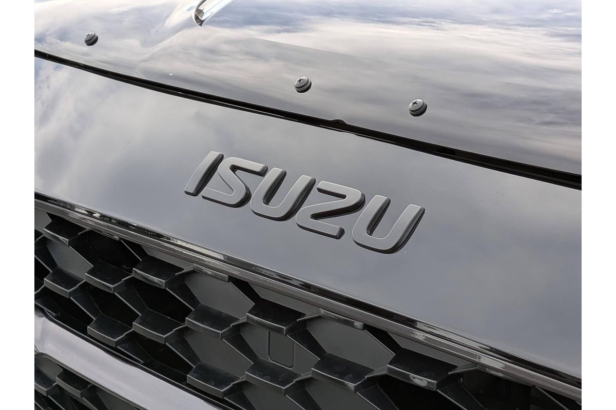 2025 Isuzu MU-X LS-M