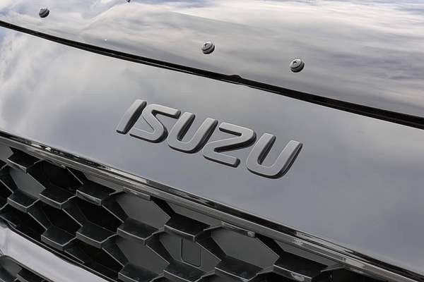 2025 Isuzu MU-X LS-M