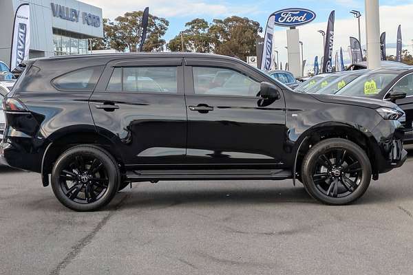 2025 Isuzu MU-X LS-M