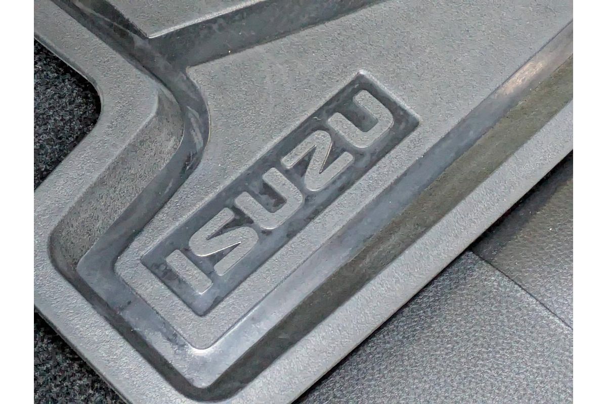 2025 Isuzu MU-X LS-M