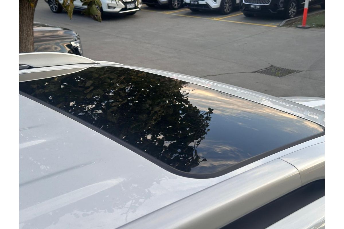 2024 GWM Tank 500 Lux Hybrid P03
