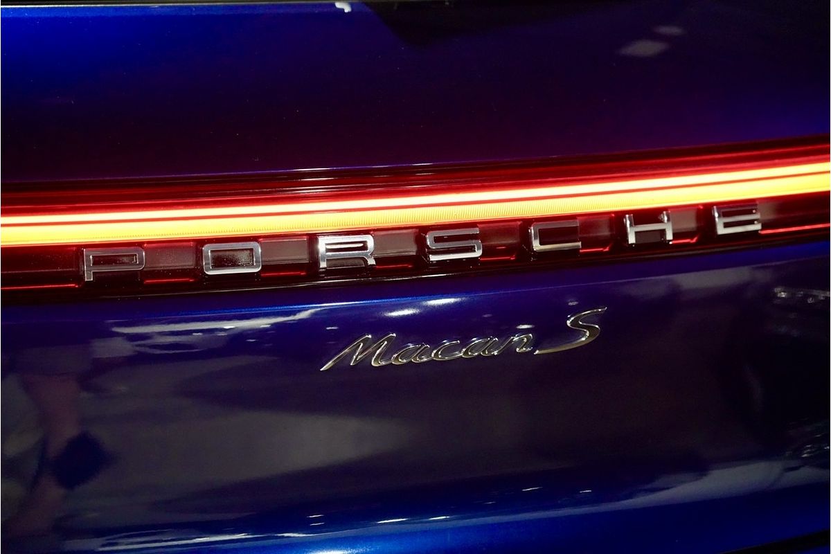2022 Porsche Macan S 95B
