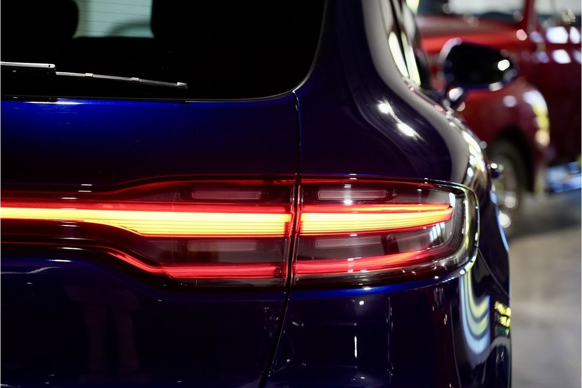 2022 Porsche Macan S 95B