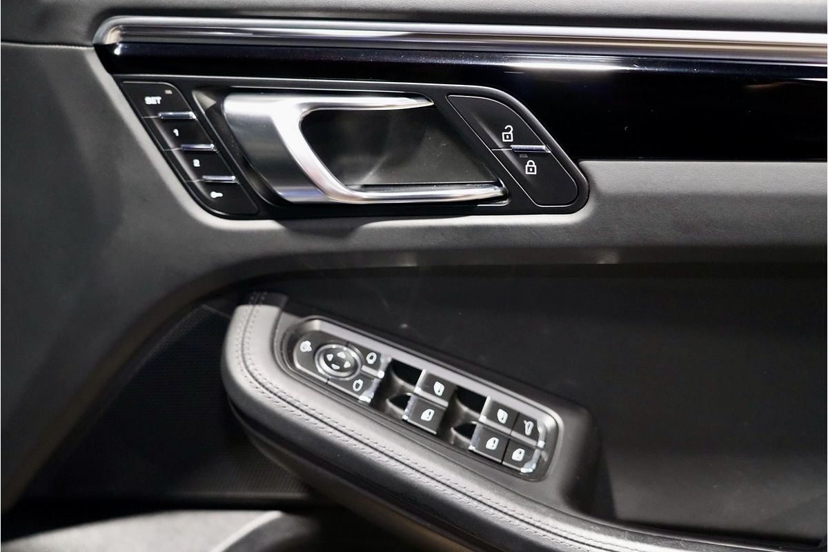 2022 Porsche Macan S 95B
